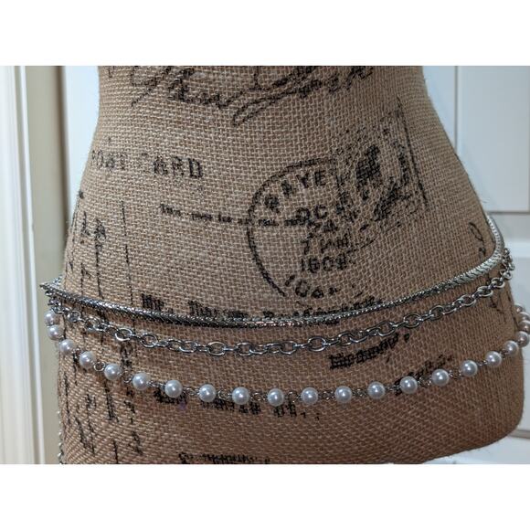 Vintage Silver Tone Three Strand Faux Pearl & Chain Link Belt 34"-45" - Picture 6 of 6